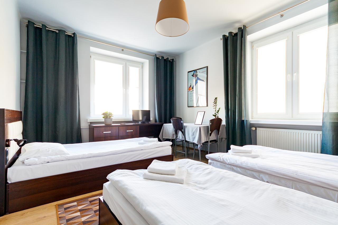 Avion Hotel Świdnik Esterno foto