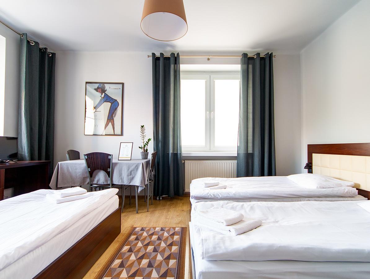 Avion Hotel Świdnik Esterno foto